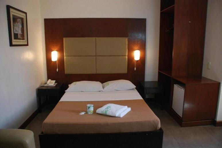 Cebu Century Hotel ภายนอก รูปภาพ